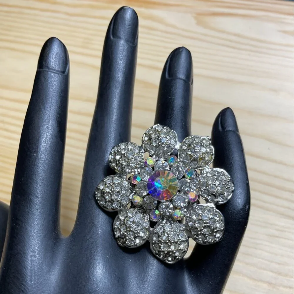 Large Statement Rhinestone Flower Stretch Ring - Picture 2 of 4